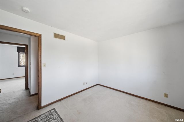 4609 W LYNNHURST Drive, Peoria, IL 61615