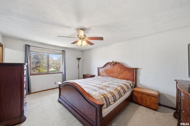 4609 W LYNNHURST Drive, Peoria, IL 61615