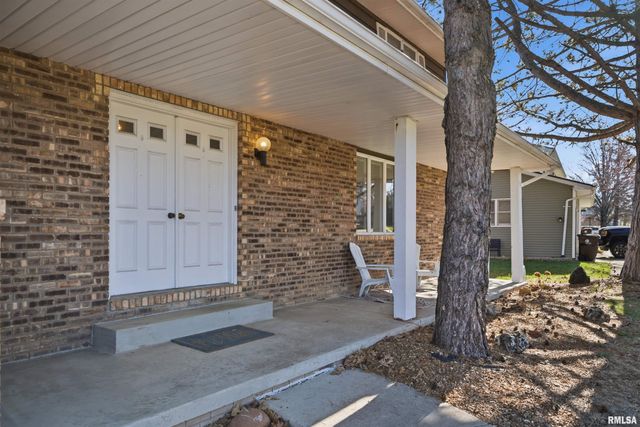 4609 W LYNNHURST Drive, Peoria, IL 61615