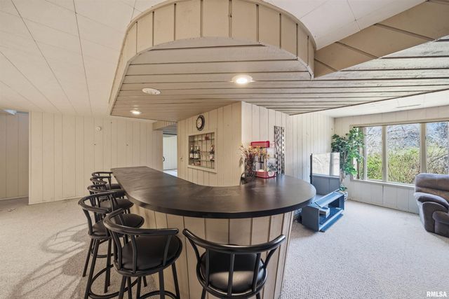 4609 W LYNNHURST Drive, Peoria, IL 61615