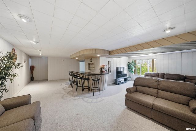 4609 W LYNNHURST Drive, Peoria, IL 61615