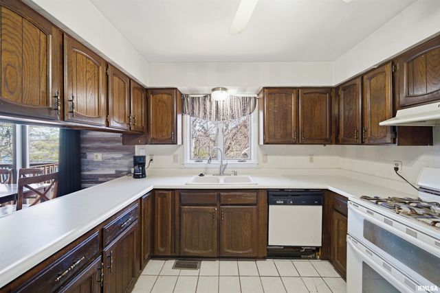 4609 W LYNNHURST Drive, Peoria, IL 61615