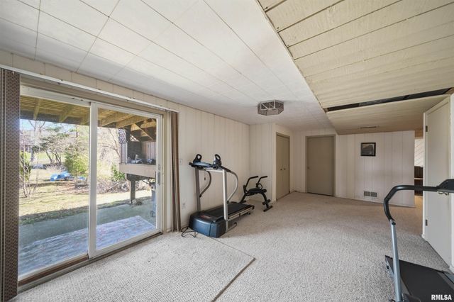 4609 W LYNNHURST Drive, Peoria, IL 61615