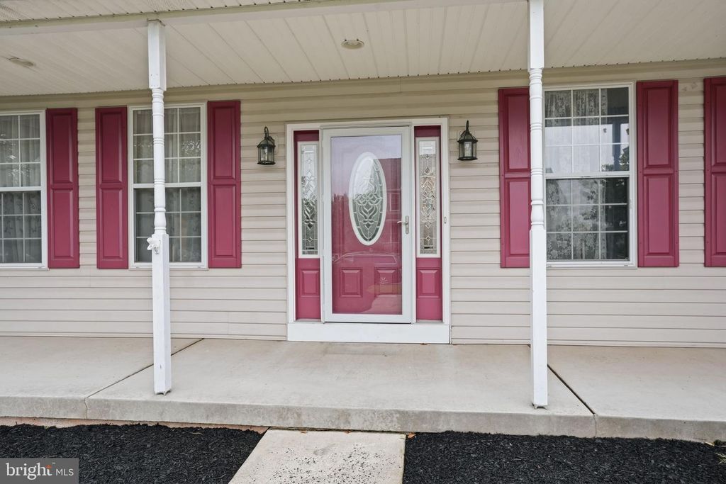 1010 ANDREWS LN, PENNSBURG, PA 18073 — photo 4
