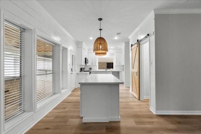 1907 Sandy Schoals Drive, League City, TX 77573