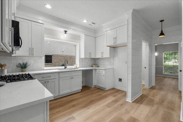 1907 Sandy Schoals Drive, League City, TX 77573