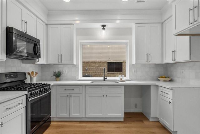 1907 Sandy Schoals Drive, League City, TX 77573