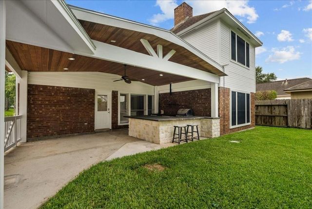 1907 Sandy Schoals Drive, League City, TX 77573