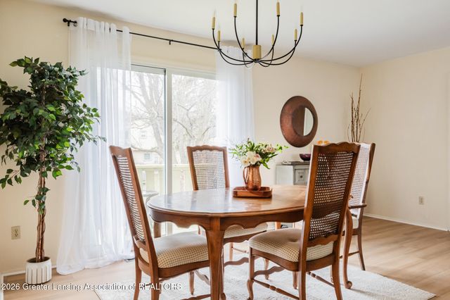 2111 Northwest Avenue, Lansing, MI 48906