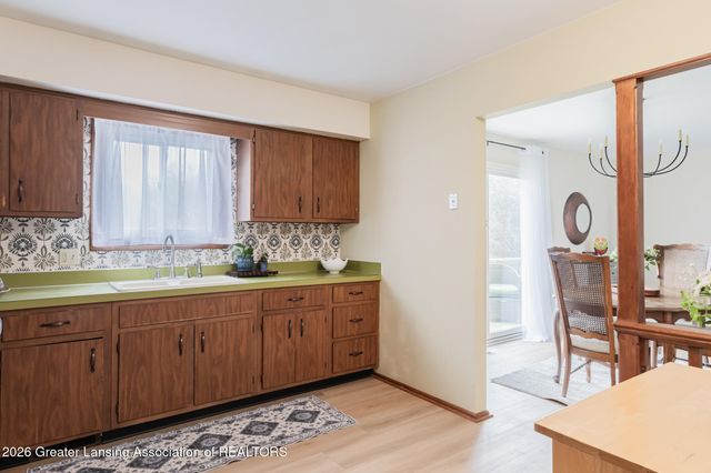 2111 Northwest Avenue, Lansing, MI 48906