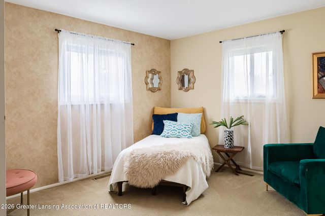 2111 Northwest Avenue, Lansing, MI 48906