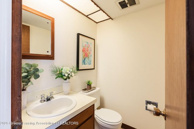 2111 Northwest Avenue, Lansing, MI 48906