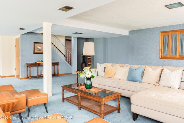 2111 Northwest Avenue, Lansing, MI 48906