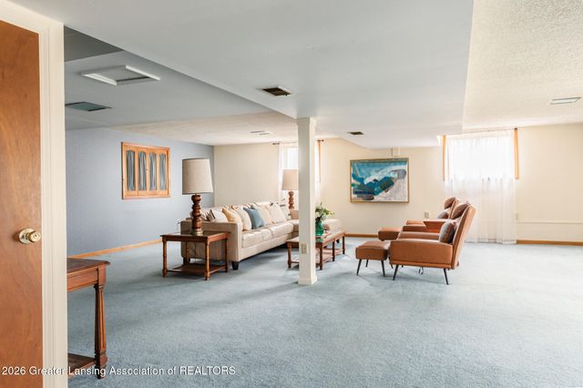 2111 Northwest Avenue, Lansing, MI 48906