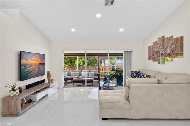1042 Harwood AVE S, Lehigh Acres, FL 33974