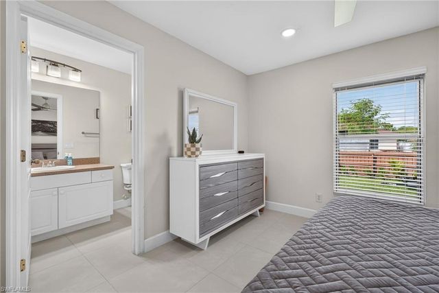1042 Harwood AVE S, Lehigh Acres, FL 33974