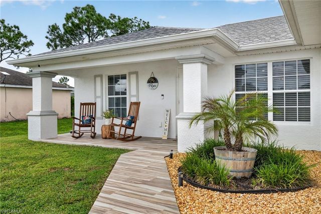 1042 Harwood AVE S, Lehigh Acres, FL 33974