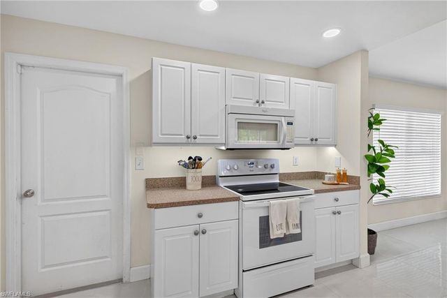 1042 Harwood AVE S, Lehigh Acres, FL 33974