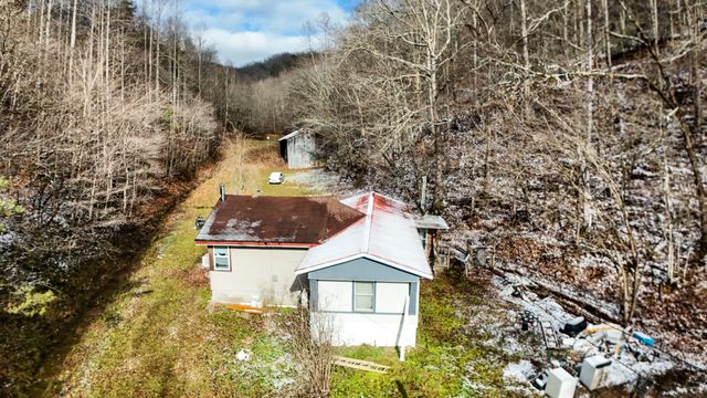 470 Little Bull Creek Road, Woollum, KY 40906