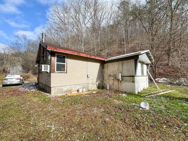 470 Little Bull Creek Road, Woollum, KY 40906
