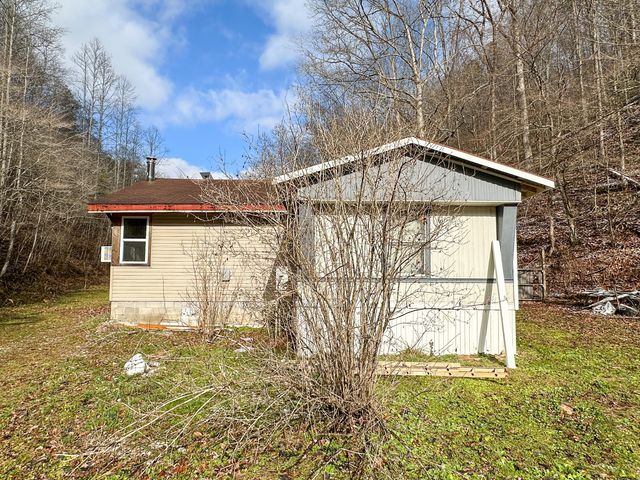 470 Little Bull Creek Road, Woollum, KY 40906