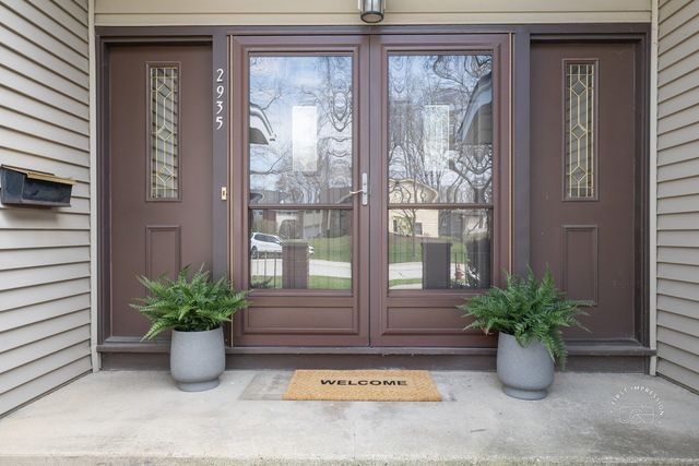 2935 Shepherd Court, Woodridge, IL 60517