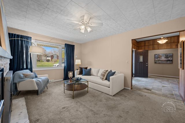 2935 Shepherd Court, Woodridge, IL 60517