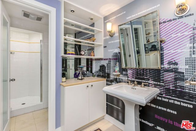 4968 Queen Florence Lane, Woodland Hills (los Angeles), CA 91364