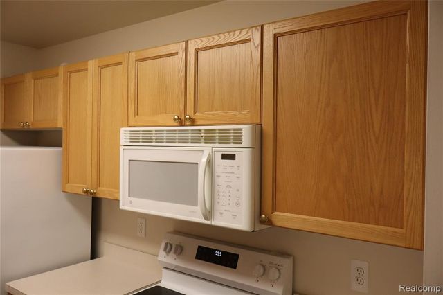 4580 Berkshire Drive, Sterling Heights, MI 48314