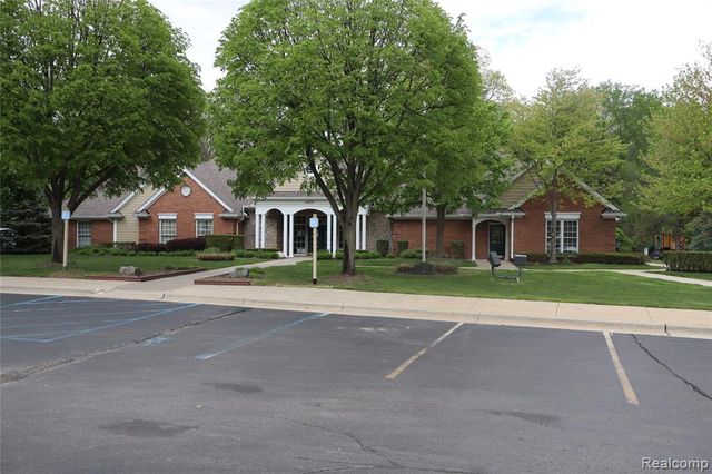 4580 Berkshire Drive, Sterling Heights, MI 48314