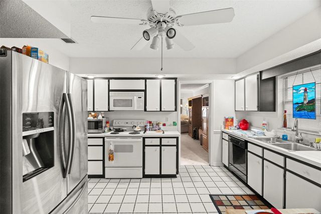 10408 RECLINATA LANE, Tampa, FL 33618