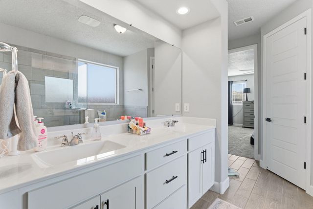 4400 Skyline Loop NE, Rio Rancho, NM 87144