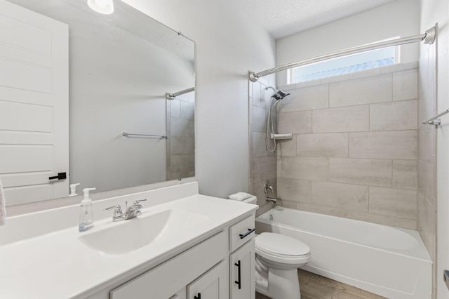 4400 Skyline Loop NE, Rio Rancho, NM 87144