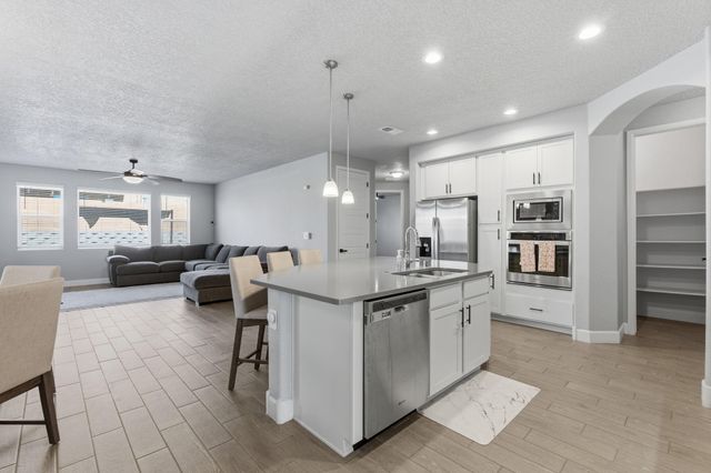 4400 Skyline Loop NE, Rio Rancho, NM 87144