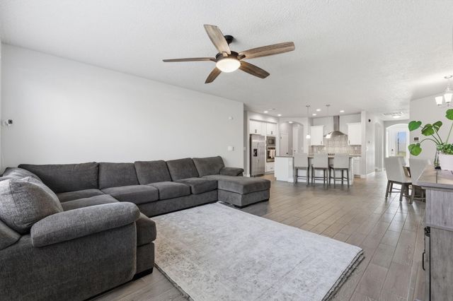 4400 Skyline Loop NE, Rio Rancho, NM 87144
