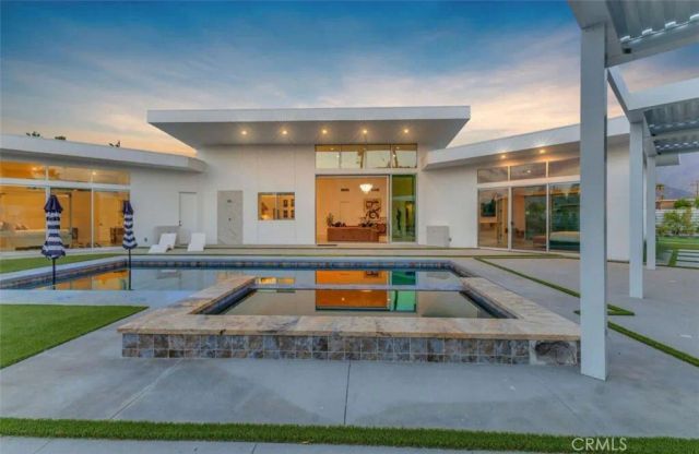2100 E Sahara Road, Palm Springs, CA 92262