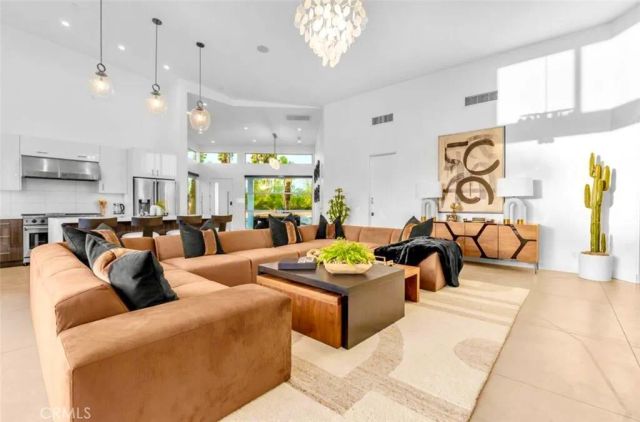 2100 E Sahara Road, Palm Springs, CA 92262