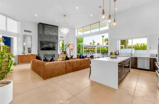 2100 E Sahara Road, Palm Springs, CA 92262