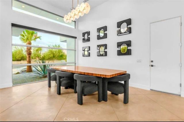 2100 E Sahara Road, Palm Springs, CA 92262