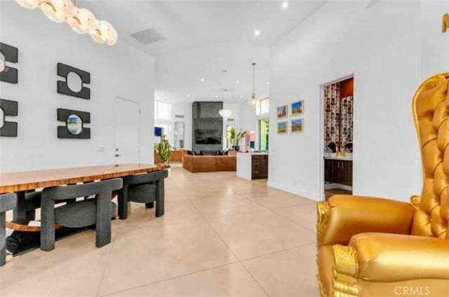 2100 E Sahara Road, Palm Springs, CA 92262