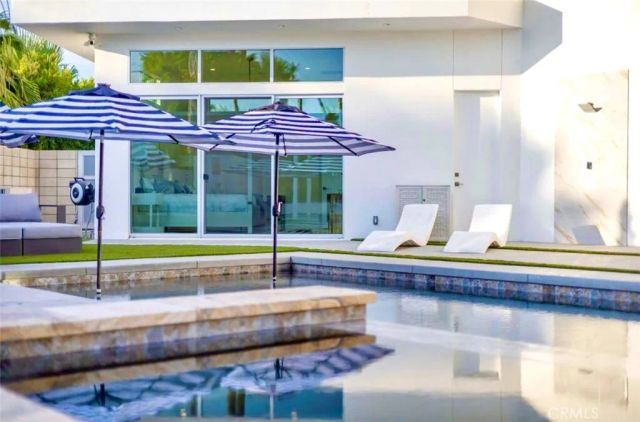 2100 E Sahara Road, Palm Springs, CA 92262