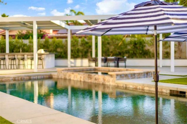 2100 E Sahara Road, Palm Springs, CA 92262