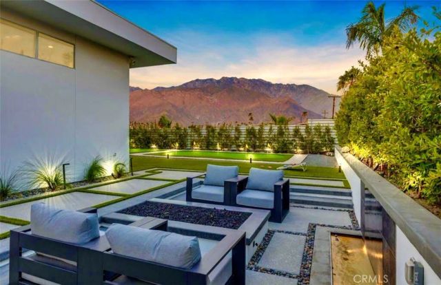 2100 E Sahara Road, Palm Springs, CA 92262