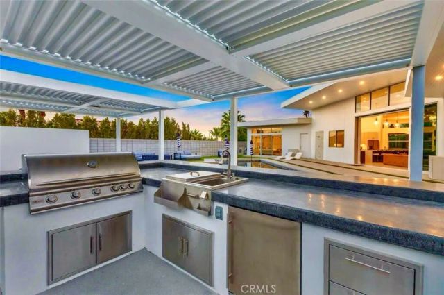 2100 E Sahara Road, Palm Springs, CA 92262