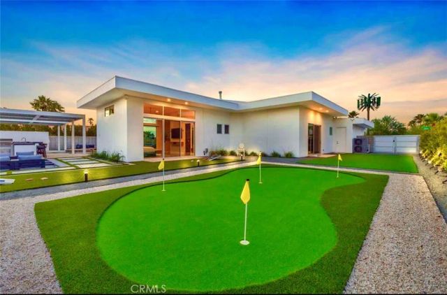 2100 E Sahara Road, Palm Springs, CA 92262