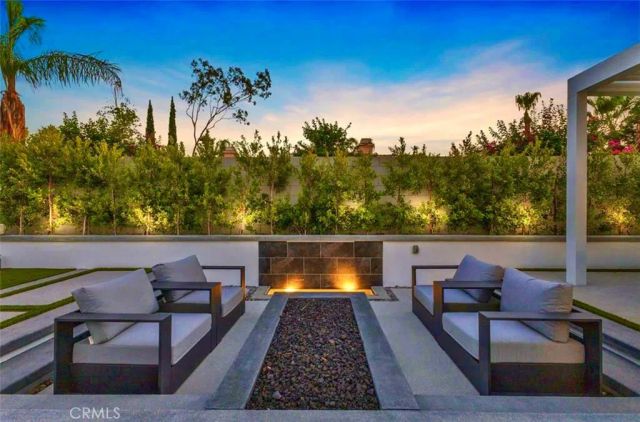 2100 E Sahara Road, Palm Springs, CA 92262