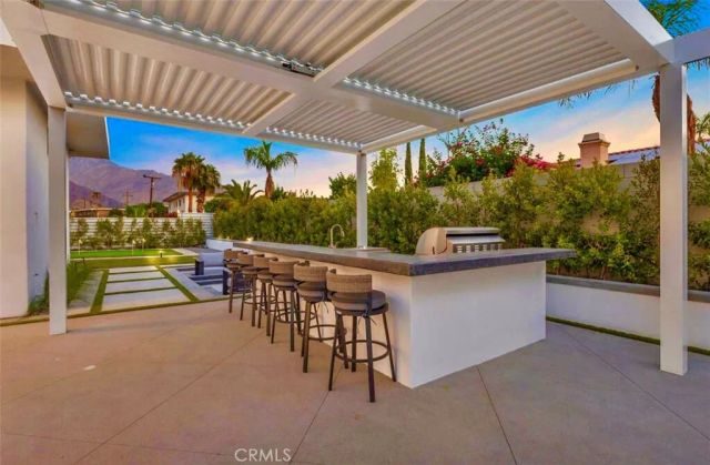 2100 E Sahara Road, Palm Springs, CA 92262