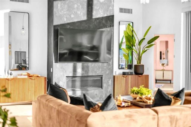 2100 E Sahara Road, Palm Springs, CA 92262