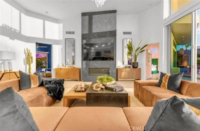 2100 E Sahara Road, Palm Springs, CA 92262