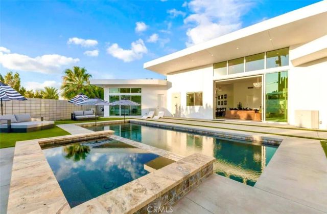 2100 E Sahara Road, Palm Springs, CA 92262